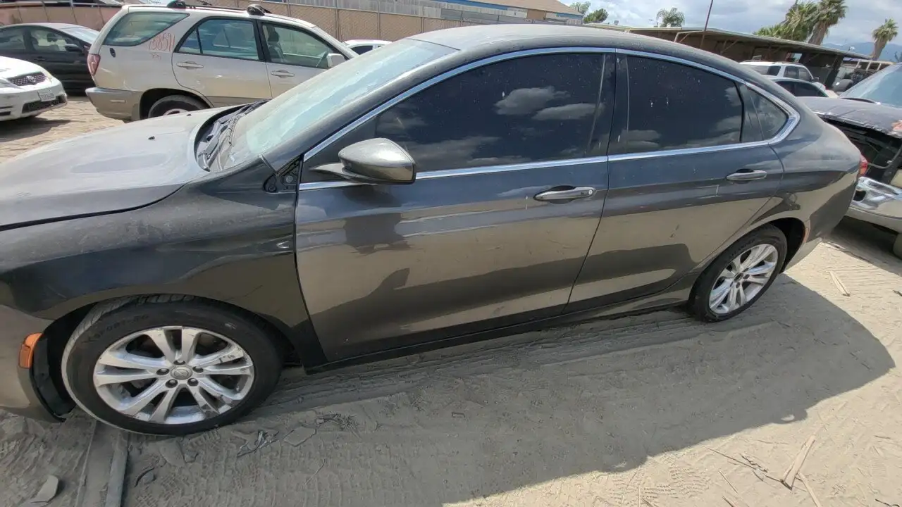 Photo of 2015 Chrysler 200