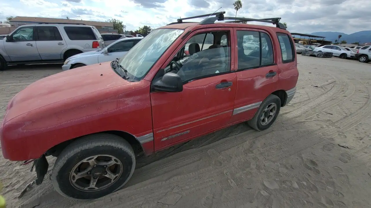 Photo of 2000 Chevrolet Tracker