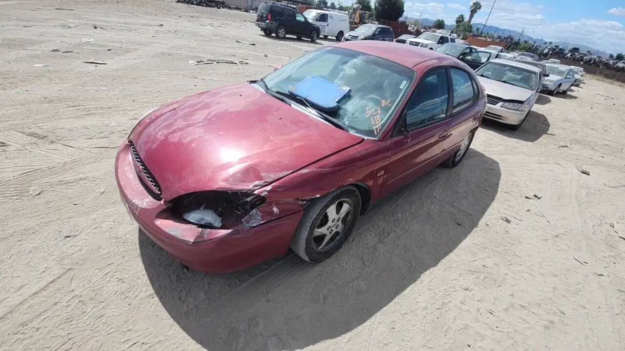Photo of 2003 Ford Taurus