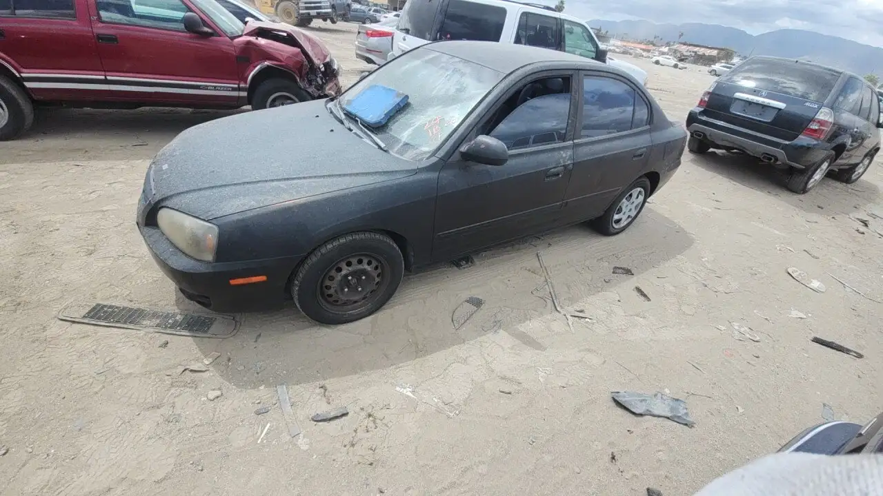 Photo of 2004 Hyundai Elantra
