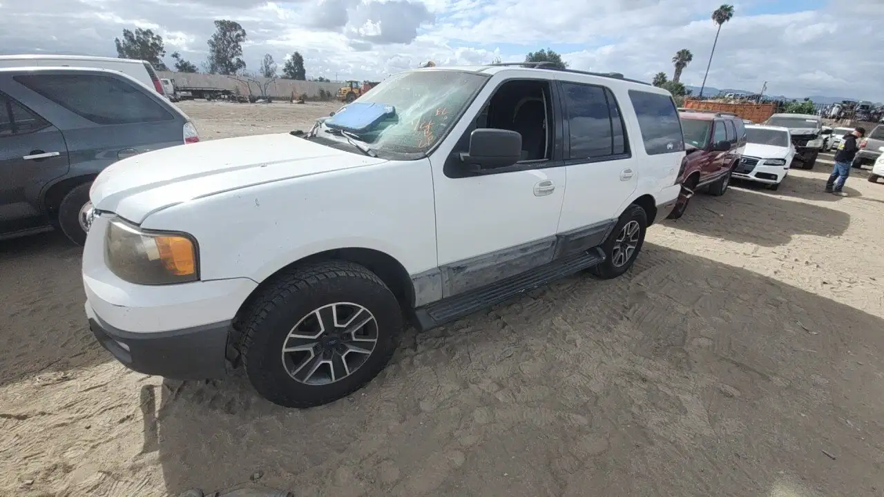 Photo of 2004 Ford Expedition