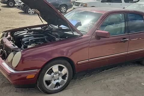 Photo of 1999 Mercedes-Benz E320