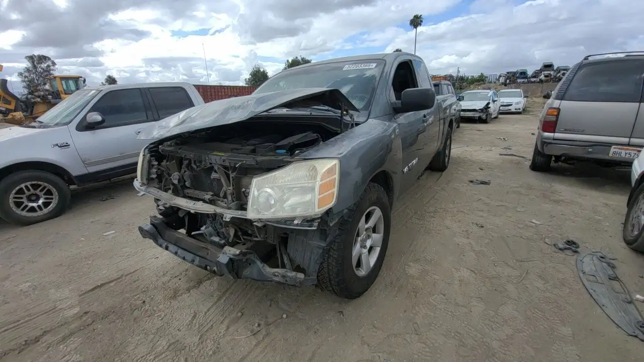 Photo of 2005 Nissan Titan