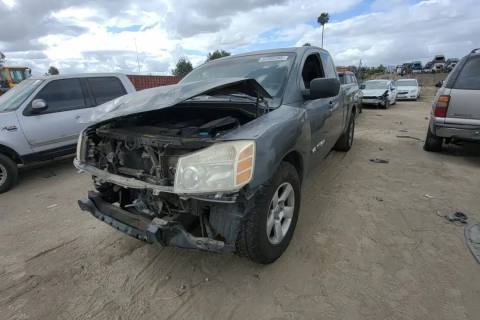 Photo of 2005 Nissan Titan