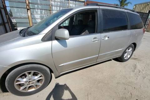 Photo of 2005 Toyota Sienna