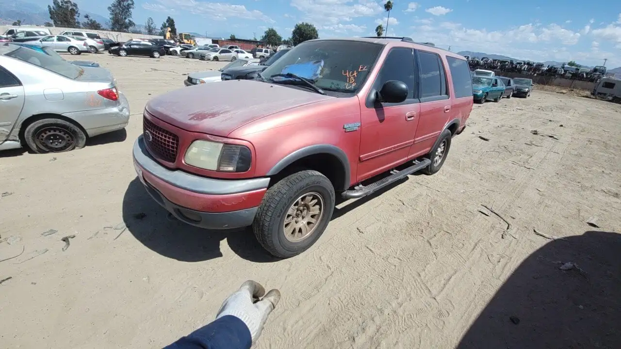 Photo of 2002 Ford Expedition
