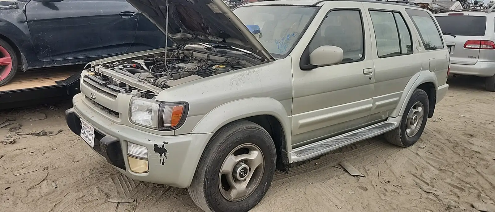 Photo of 1999 Infiniti Qx4