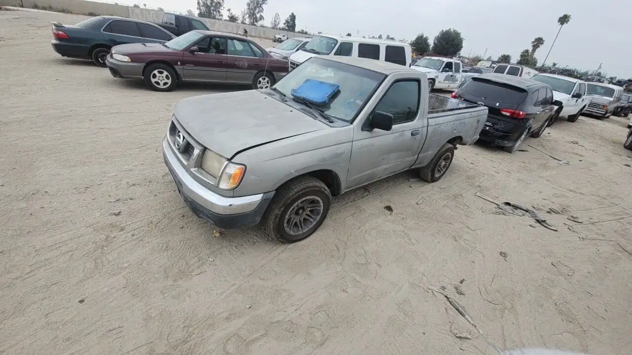 Photo of 2000 Nissan Frontier