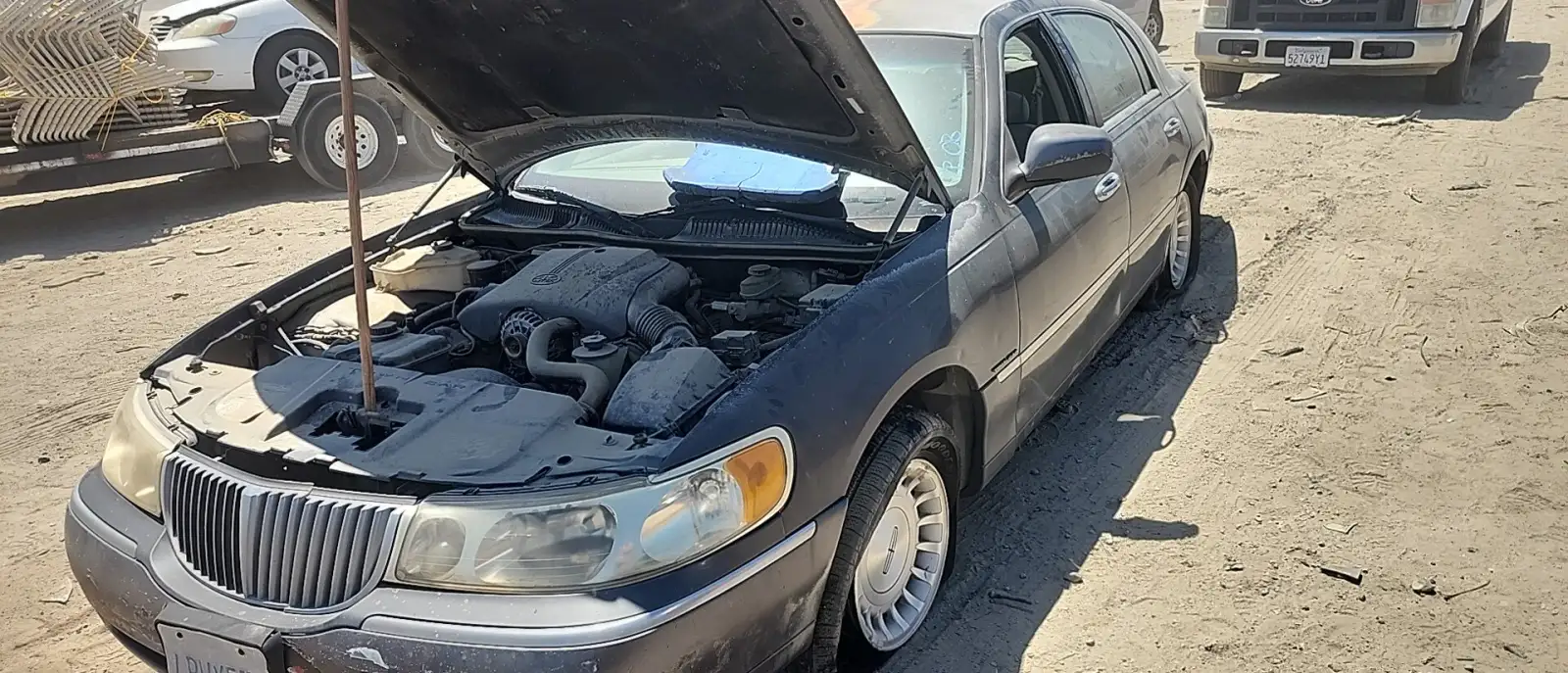 Photo of 1999 Lincoln Town Car