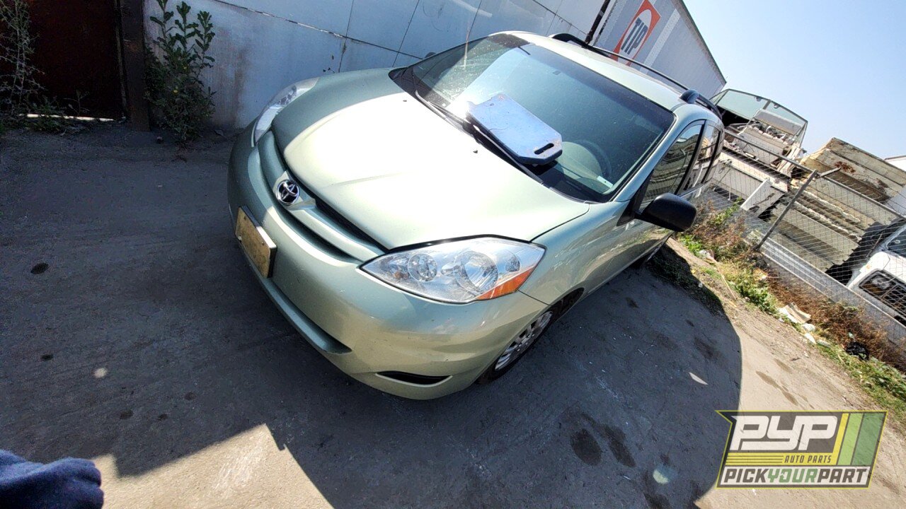 Photo of 2010 Toyota Sienna