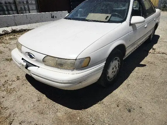 Photo of 1995 Ford Taurus