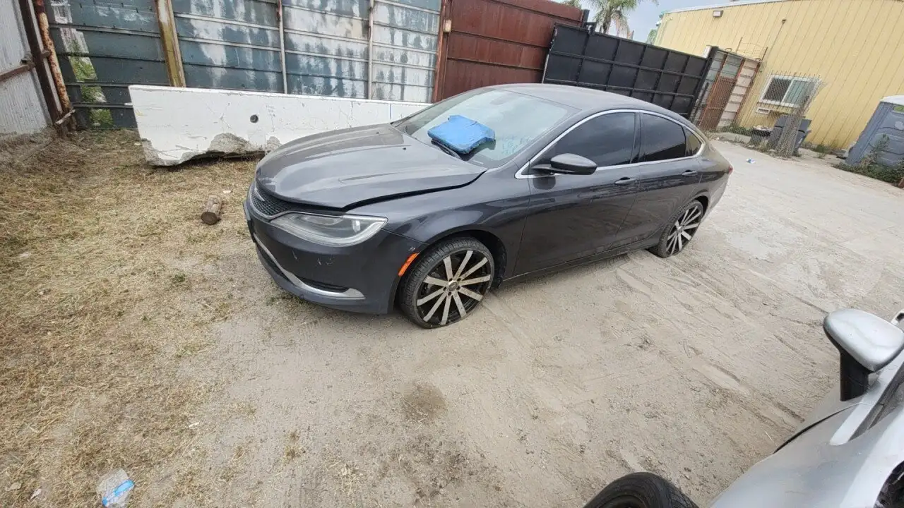 Photo of 2016 Chrysler 200