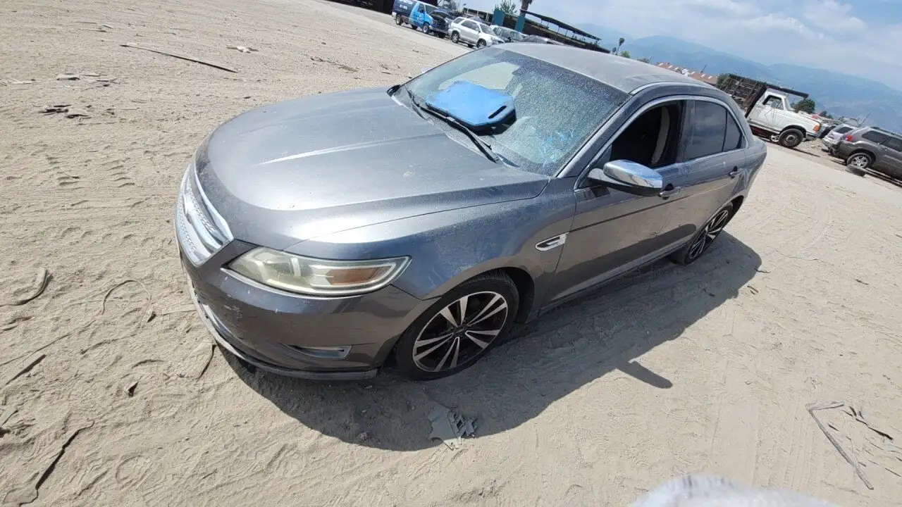 Photo of 2011 Ford Taurus
