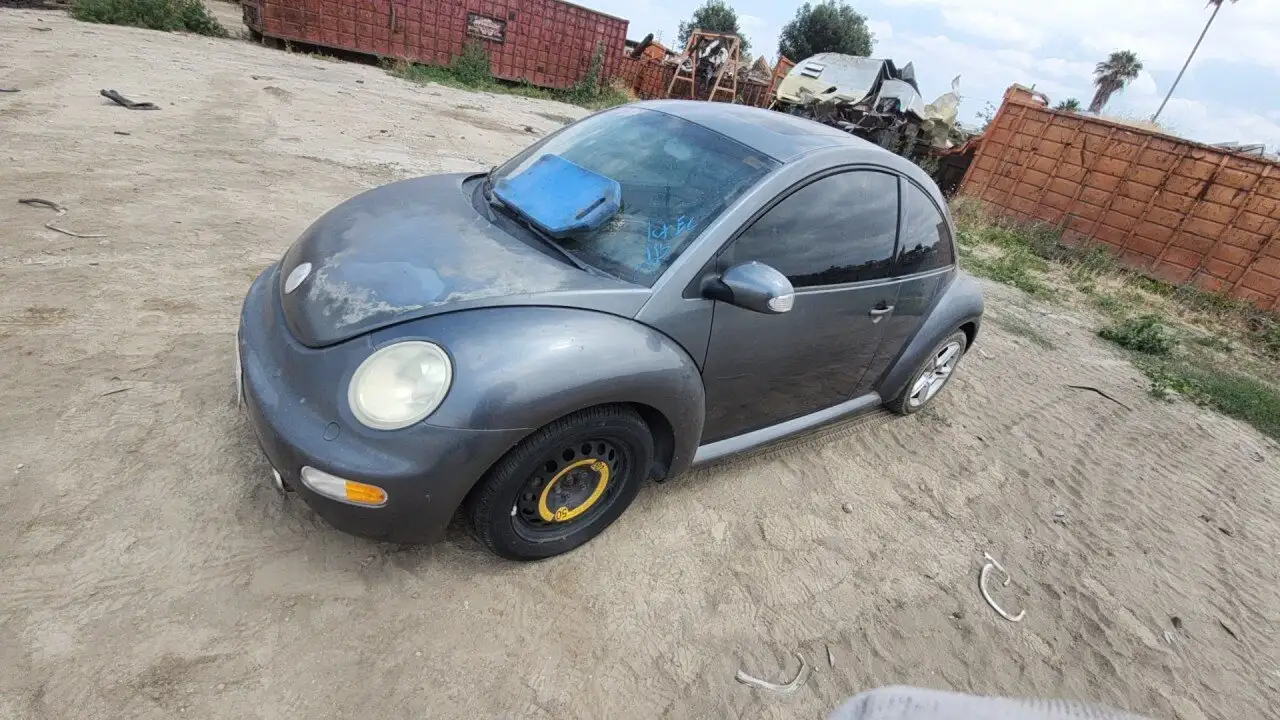 Photo of 2004 Volkswagen Beetle