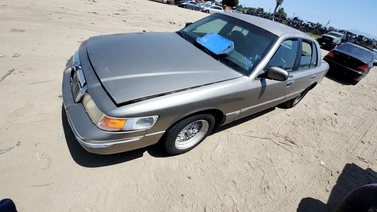 Photo of 2002 Mercury Grand Marquis