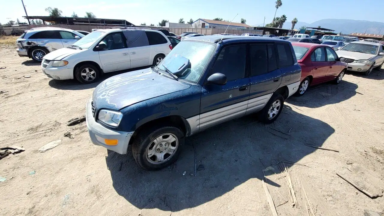 Photo of 2000 Toyota Rav4