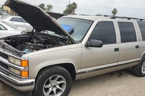 Photo of 1998 Chevrolet C1500 Suburban