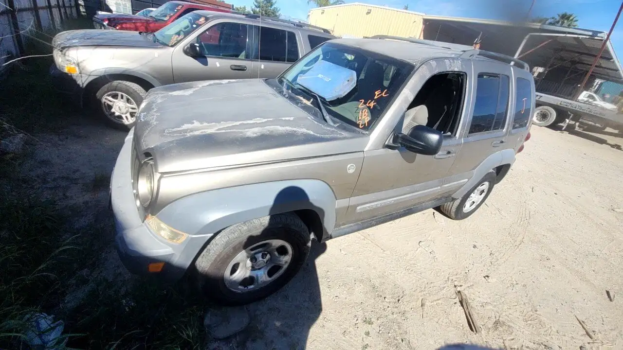 Photo of 2005 Jeep Liberty
