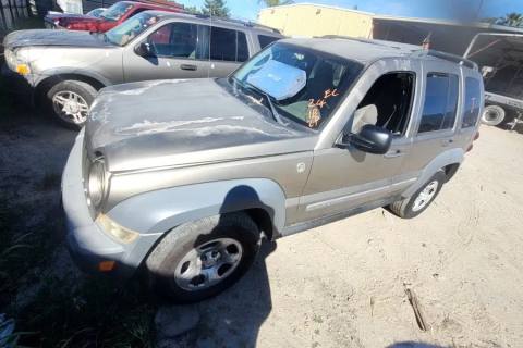 Photo of 2005 Jeep Liberty