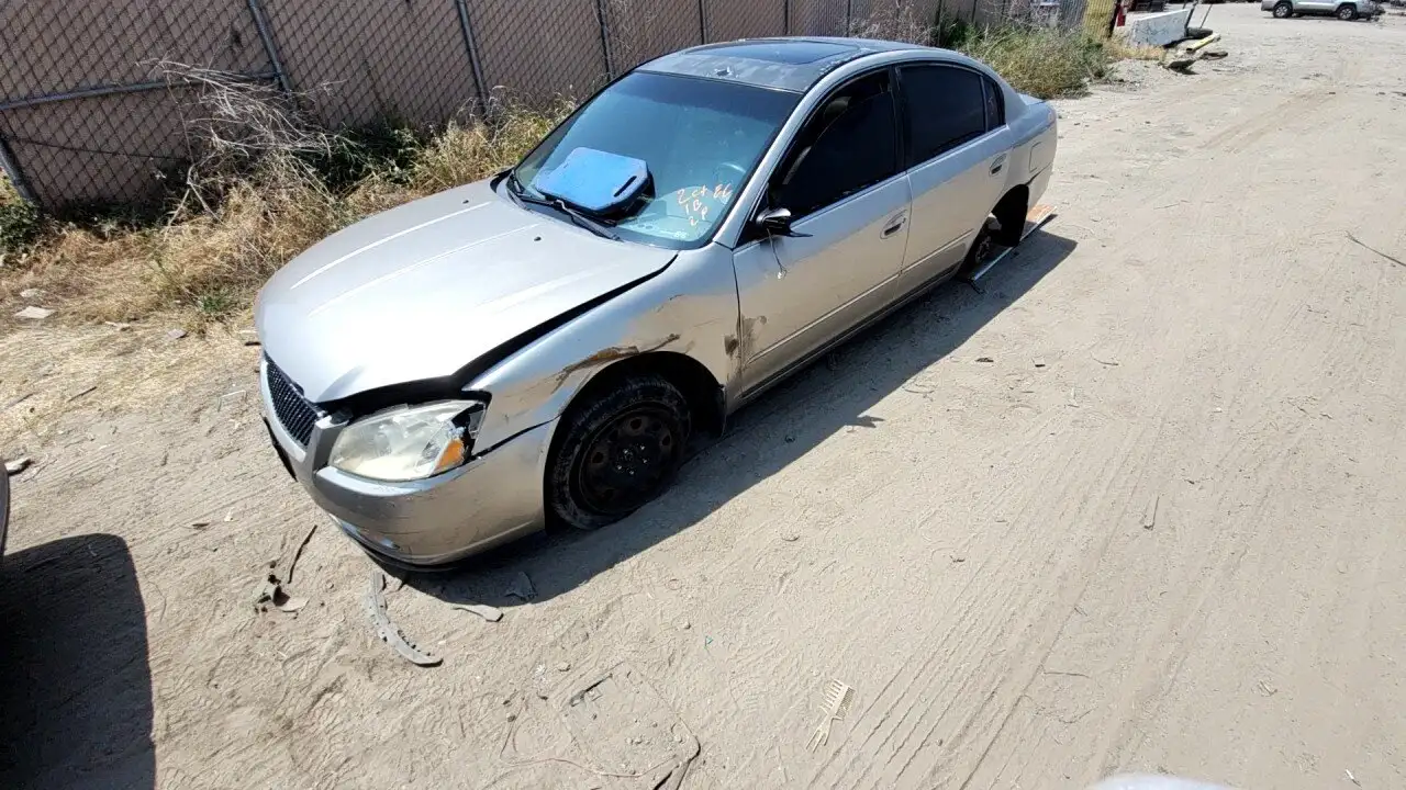 Photo of 2005 Nissan Altima