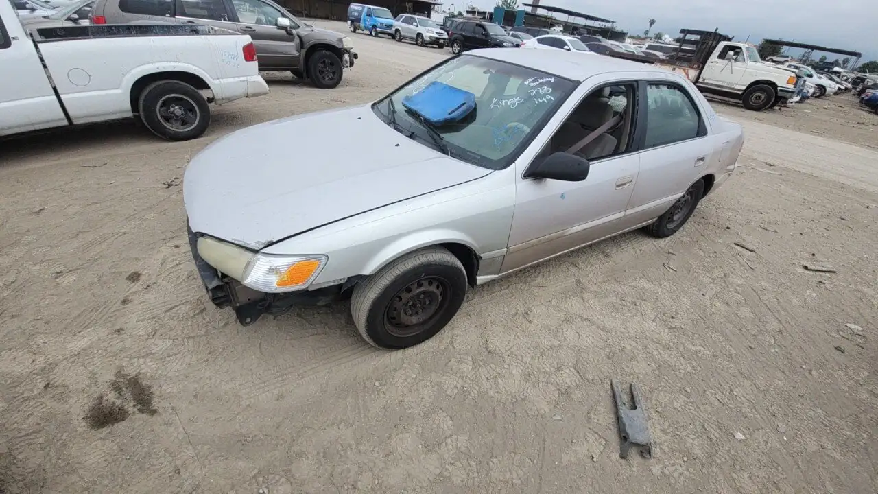 Photo of 2000 Toyota Camry