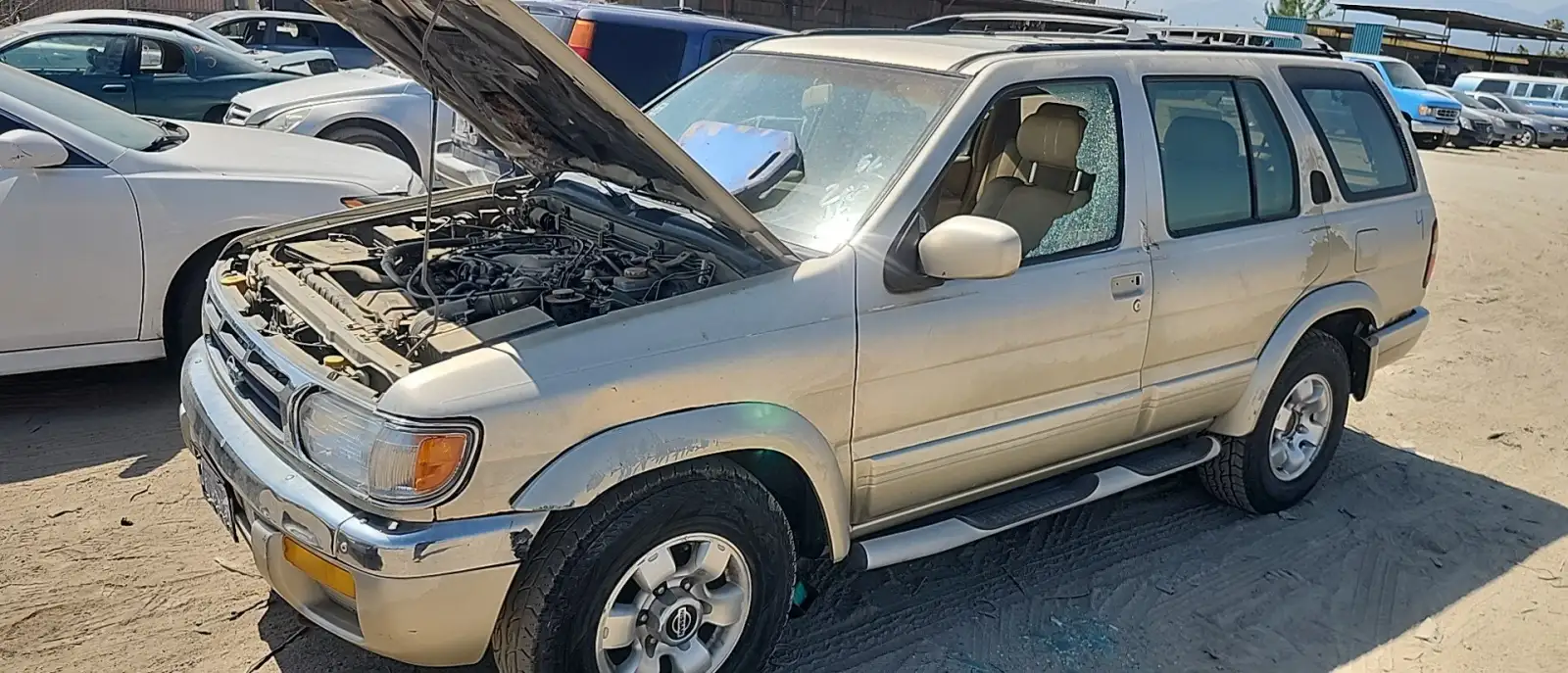 Photo of 1999 Nissan Pathfinder