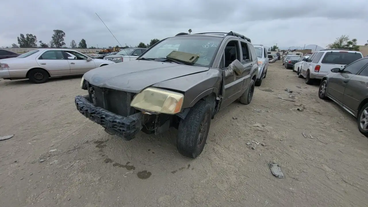 Photo of 2004 Mitsubishi Endeavor