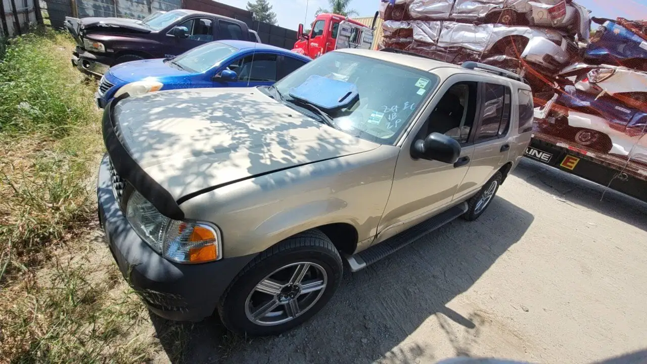 Photo of 2003 Ford Explorer