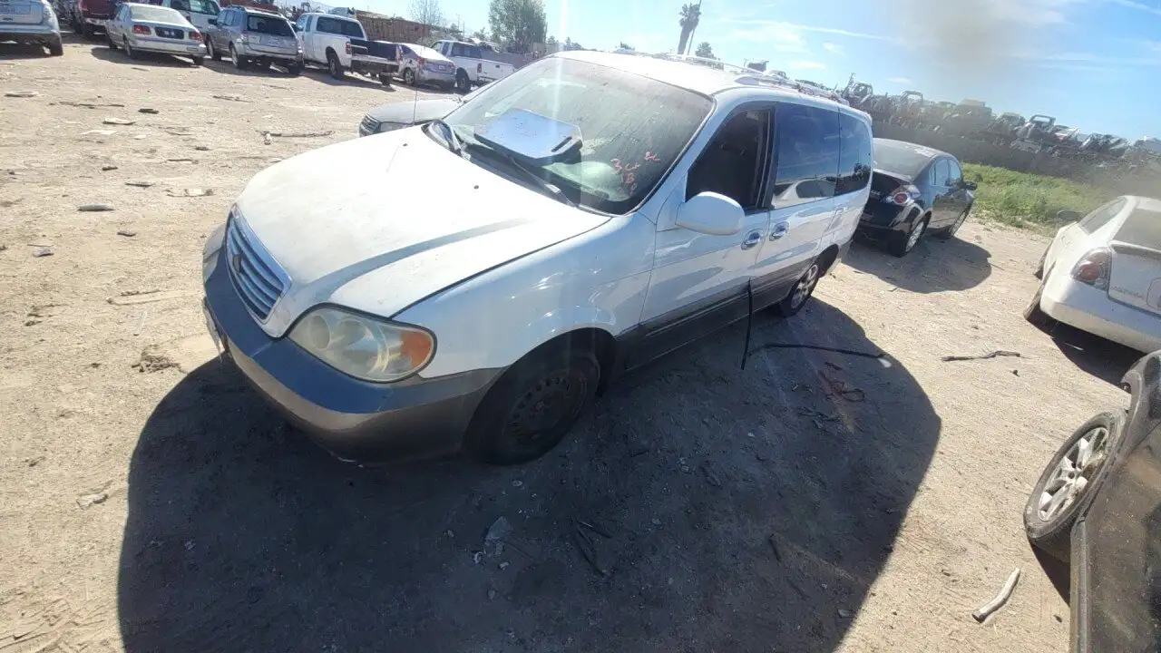Photo of 2003 Kia Sedona