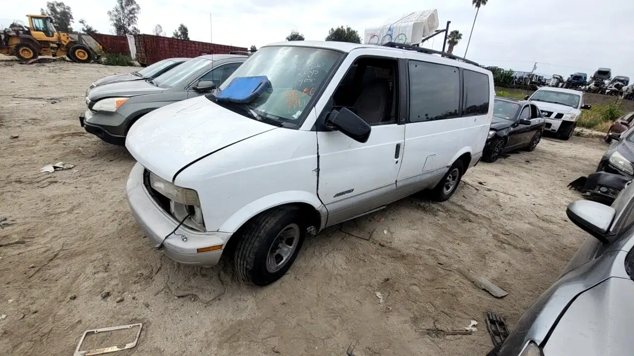 Photo of 2000 Chevrolet Astro
