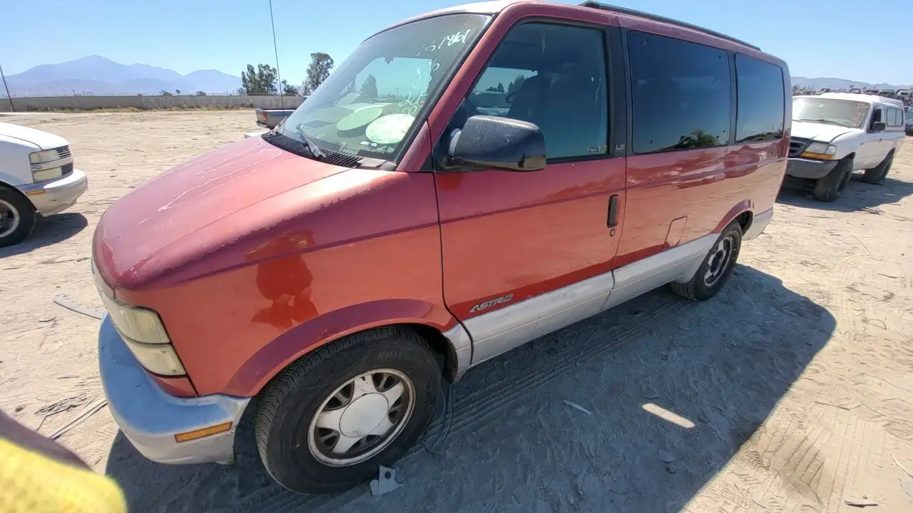 Photo of 2000 Gmc Safari