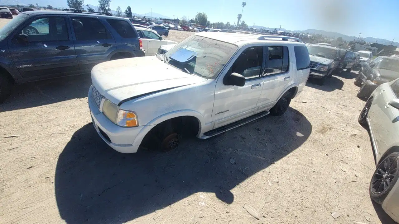 Photo of 2004 Ford Explorer
