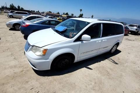 Photo of 2014 Chrysler Town & Country
