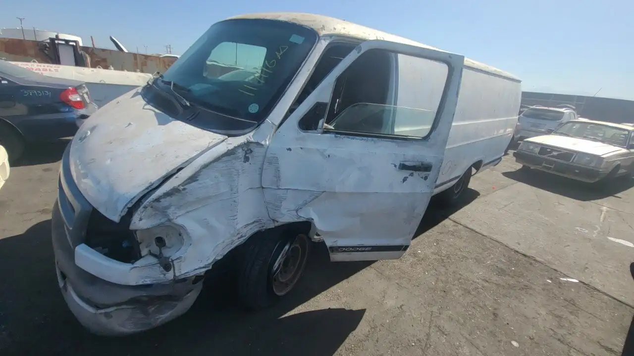 Photo of 2001 Dodge Ram 2500 Van