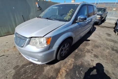 Photo of 2011 Chrysler Town & Country