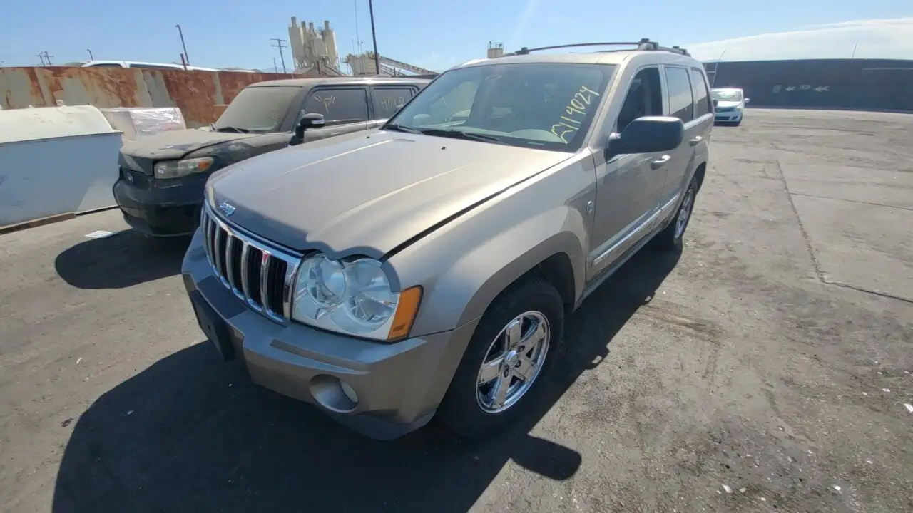 Photo of 2005 Jeep Grand Cherokee