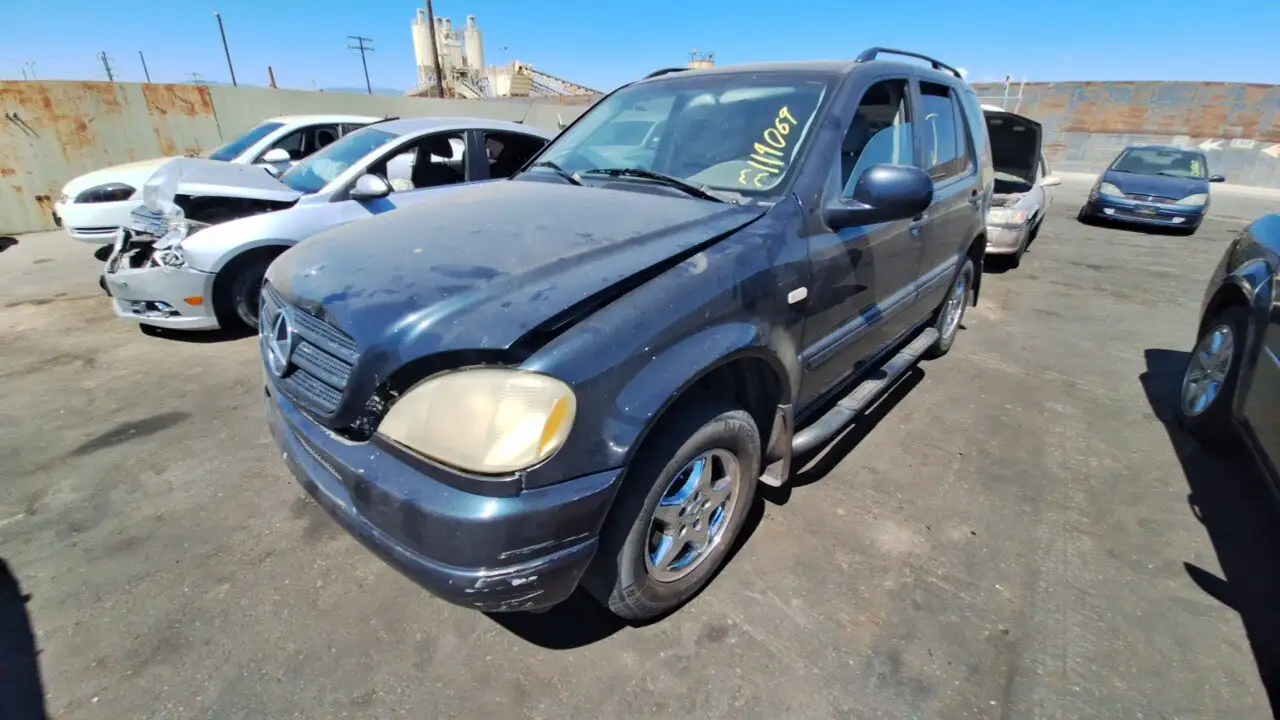 Photo of 2000 Mercedes-Benz Ml320