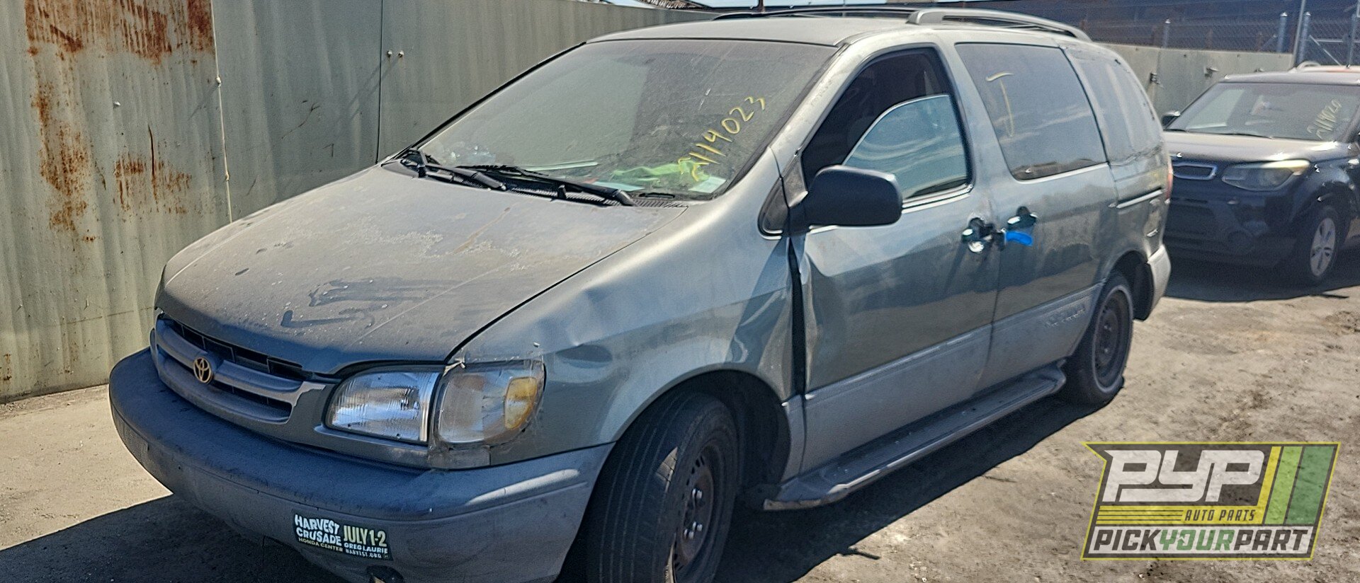 Photo of 1998 Toyota Sienna