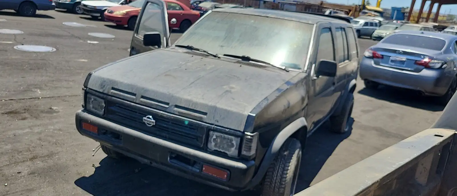 Photo of 1993 Nissan Pathfinder