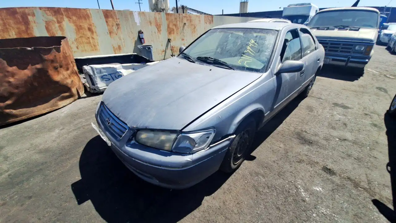 Photo of 2000 Toyota Camry