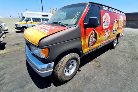 Photo of 2003 Ford E-350 Club Wagon