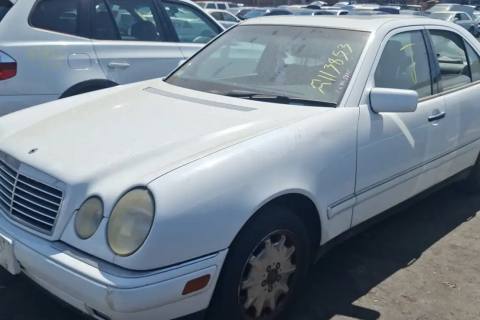 Photo of 1999 Mercedes-Benz E320