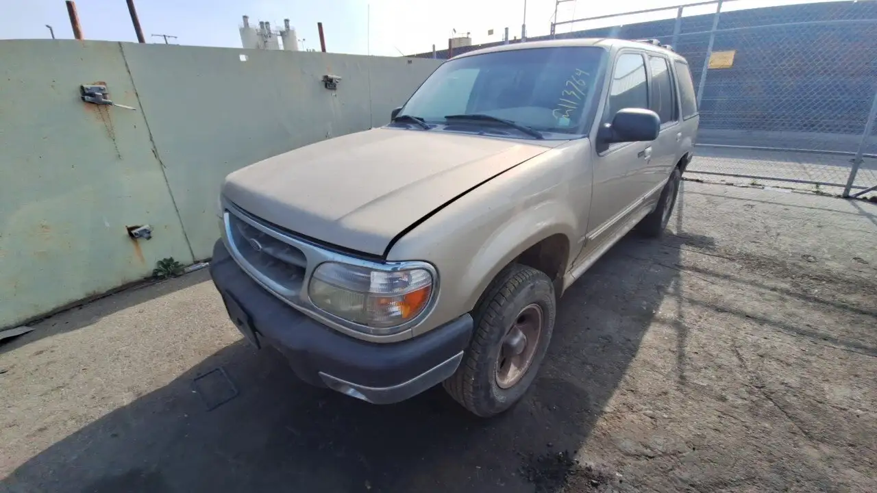 Photo of 2000 Ford Explorer