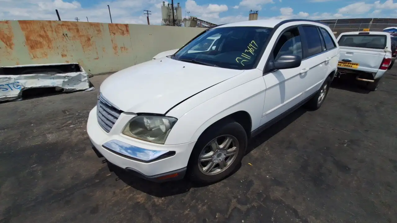 Photo of 2005 Chrysler Pacifica
