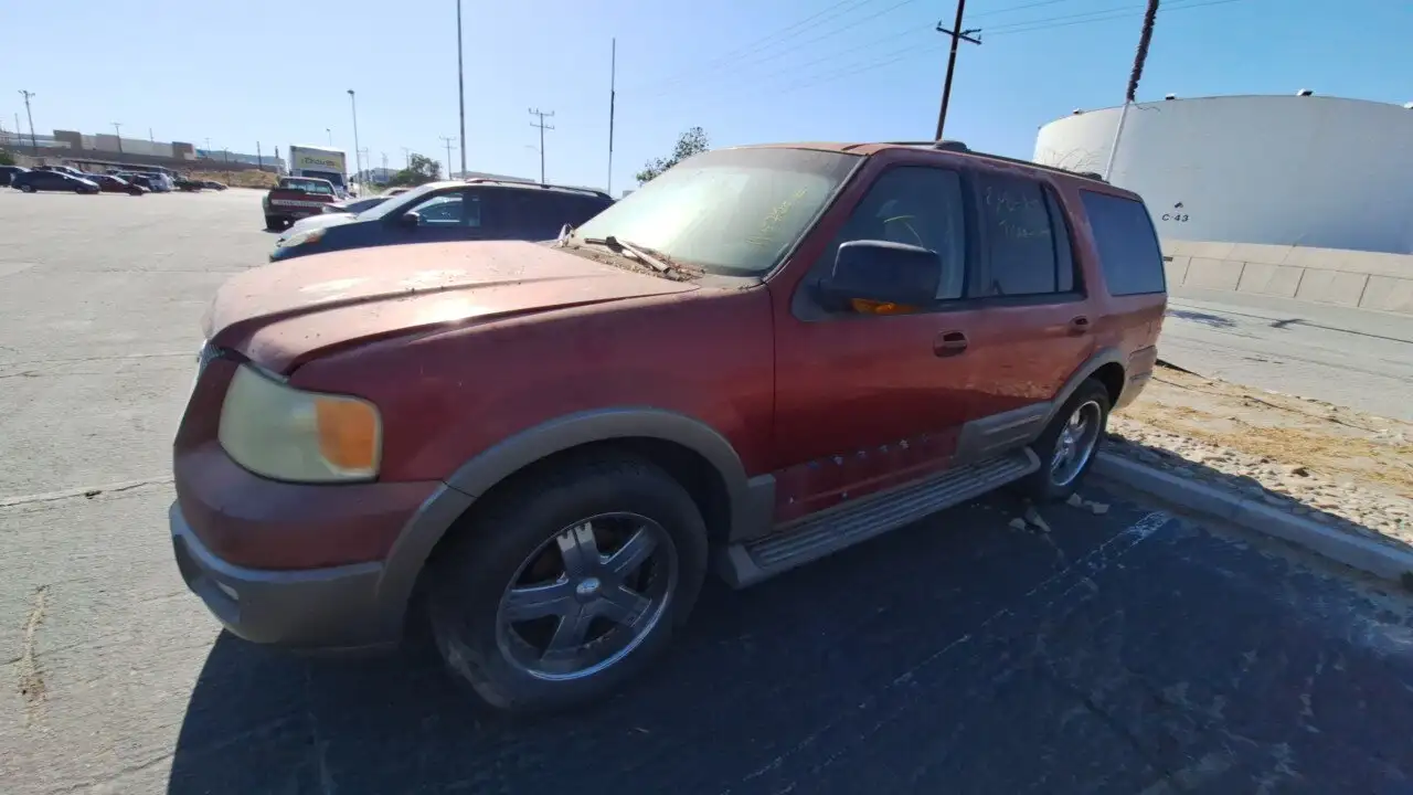 Photo of 2004 Ford Expedition