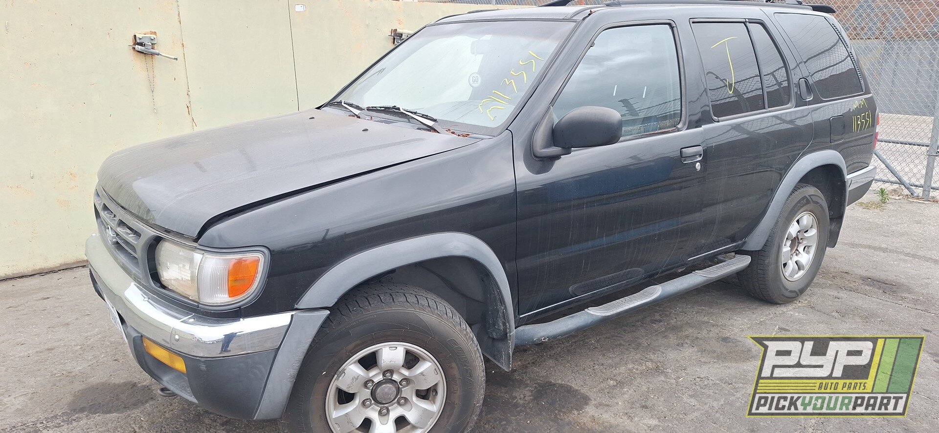 Photo of 1998 Nissan Pathfinder
