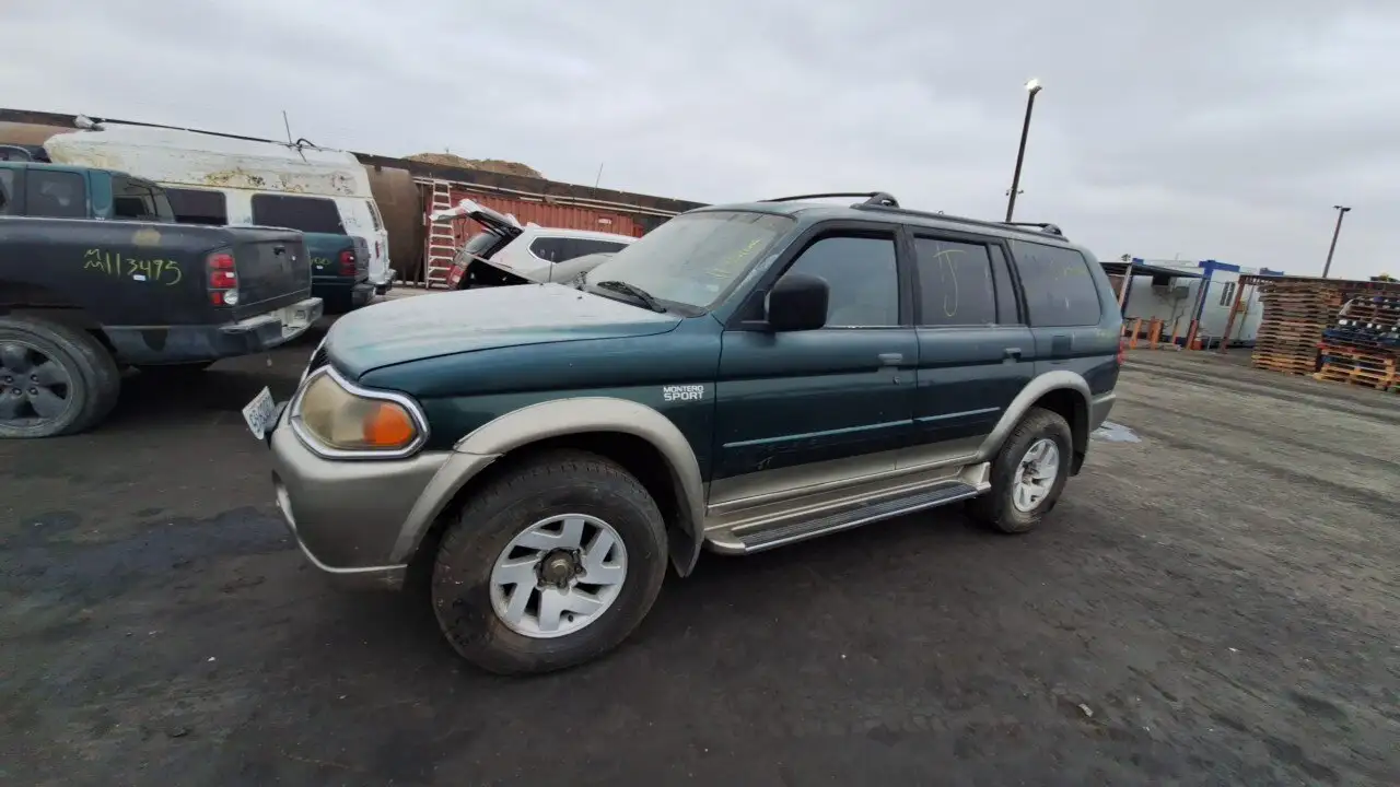 Photo of 2000 Mitsubishi Montero Sport