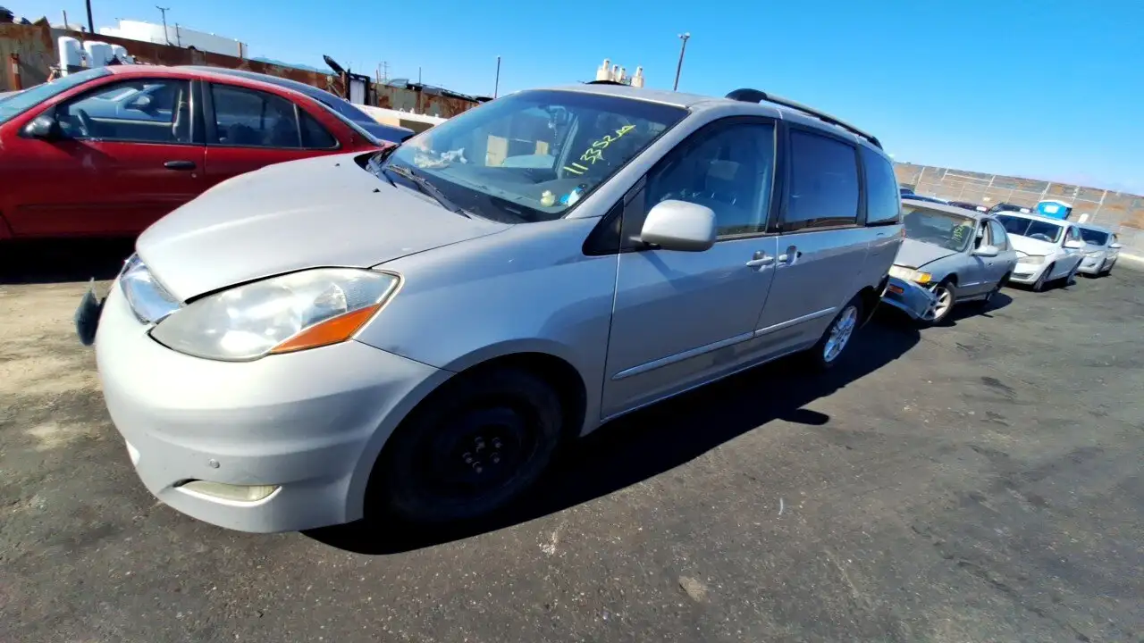 Photo of 2006 Toyota Sienna