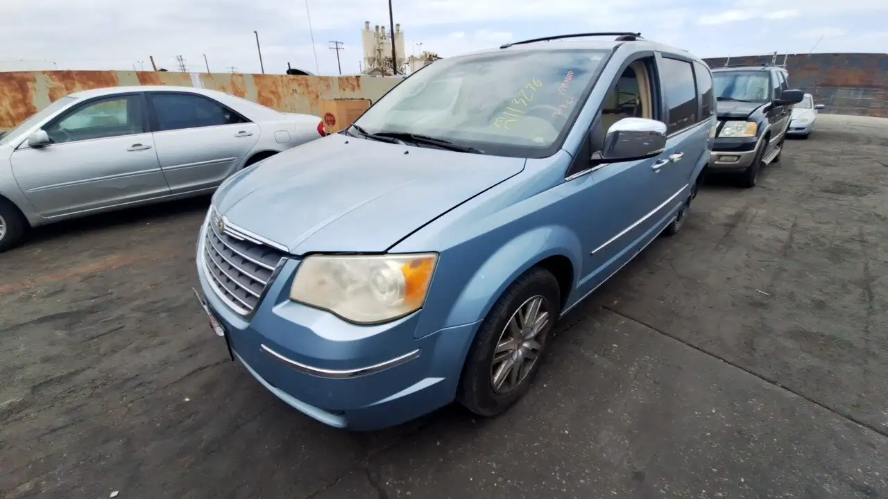 Photo of 2008 Chrysler Town & Country