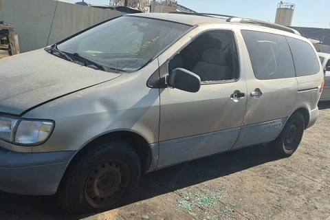 Photo of 2000 Toyota Sienna
